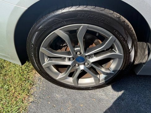 Used 2019 Ford Fusion SEL FWD image 17
