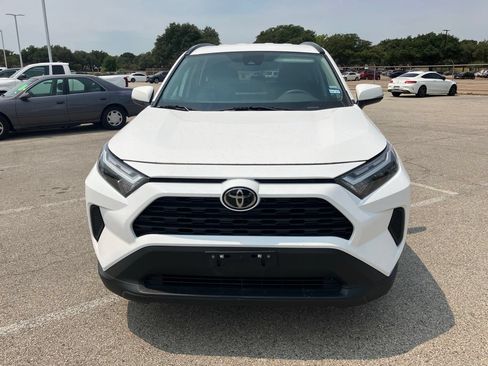 Used 2025 Toyota RAV4 XLE FWD image 2