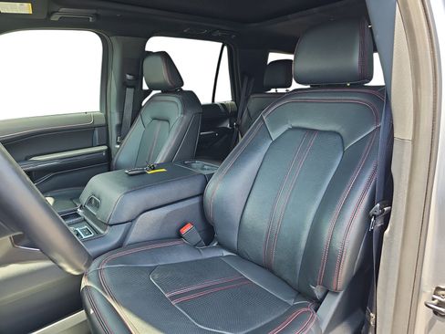 Used 2023 Ford Expedition Limited AWD/4WD image 12