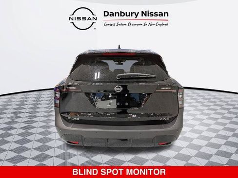 Certified 2025 Nissan Kicks SV w/ SV Premium Package AWD/4WD image 5