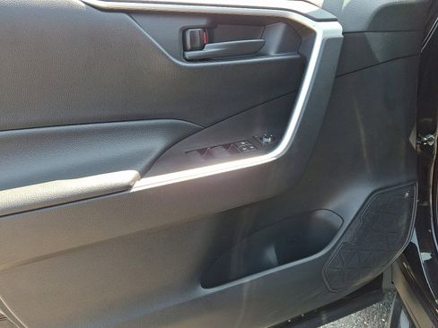 Certified 2021 Toyota RAV4 LE image 12