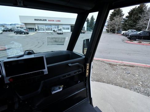 New 2025 Chevrolet Brightdrop 400 w/ Power Door Package image 20