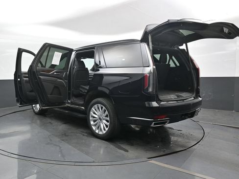 Used 2024 Cadillac Escalade Luxury AWD/4WD image 49