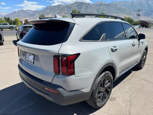 Used 2022 Kia Sorento S w/ Panoramic Sunroof Package AWD/4WD image 5