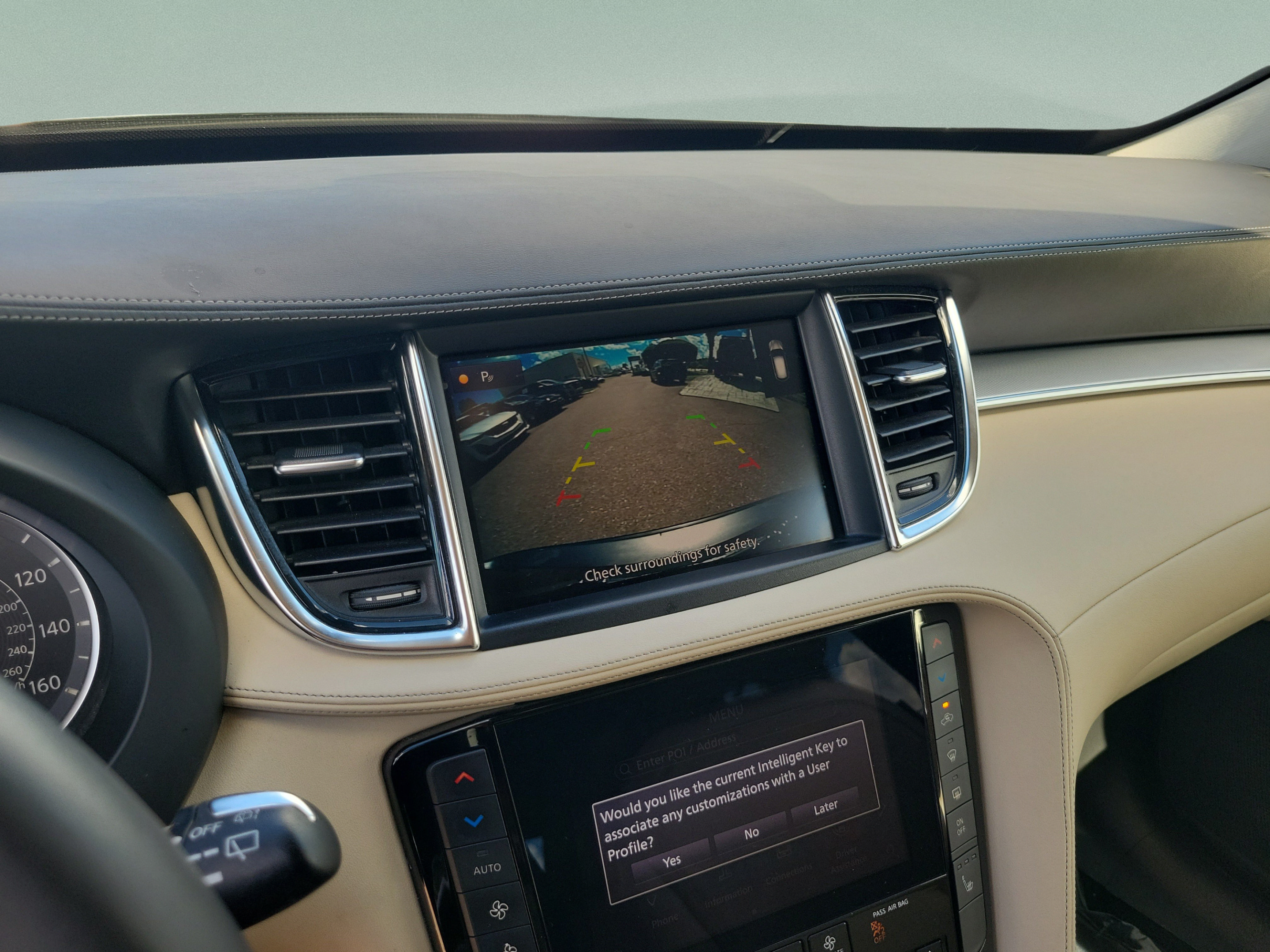 Used 2020 INFINITI QX50 Luxe w/ Navigation Package FWD image 18
