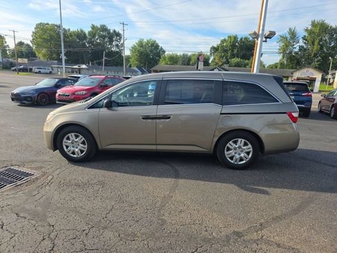 Used 2011 Honda Odyssey LX image 9