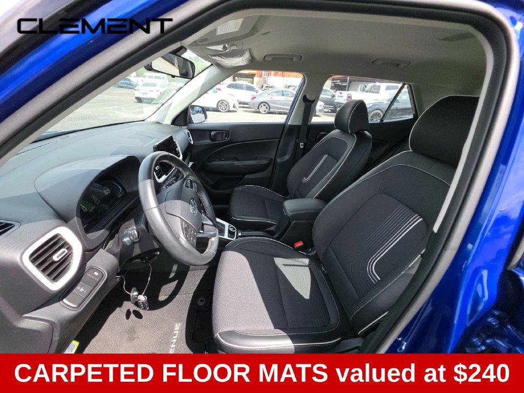 Used 2025 Hyundai Venue Limited FWD image 4