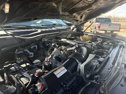 Used 2020 Ford F350 XLT w/ XLT Premium Package AWD/4WD image 27