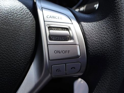Used 2016 Nissan Rogue S AWD/4WD image 6