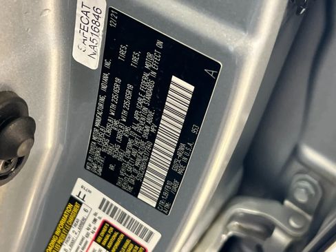 Used 2022 Toyota Highlander L image 32