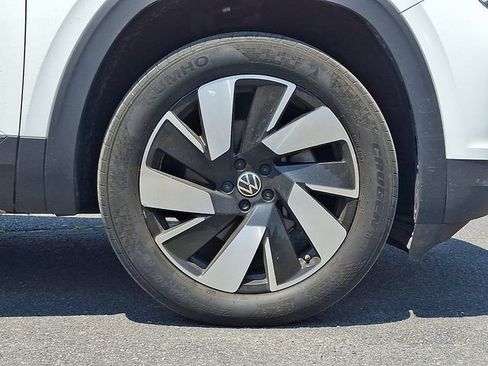 Used 2024 Volkswagen Atlas Cross Sport SE AWD/4WD image 8