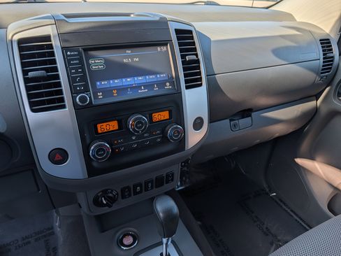 Used 2021 Nissan Frontier SV w/ Midnight Edition Floor Mats AWD/4WD image 28