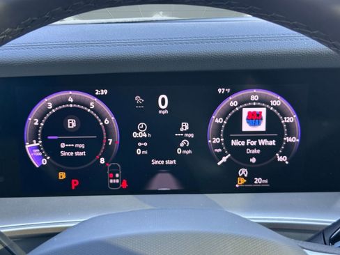 New 2026 Volkswagen Tiguan SE R-Line image 17