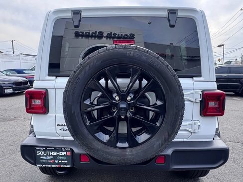 Certified 2025 Jeep Wrangler Unlimited Sahara AWD/4WD image 6