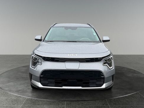 Used 2023 Kia Niro Wind FWD image 2