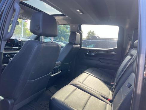 Used 2025 GMC Sierra 1500 Elevation w/ Elevation Premium Package AWD/4WD image 4