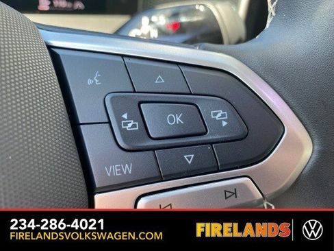 New 2025 Volkswagen Tiguan SE image 30