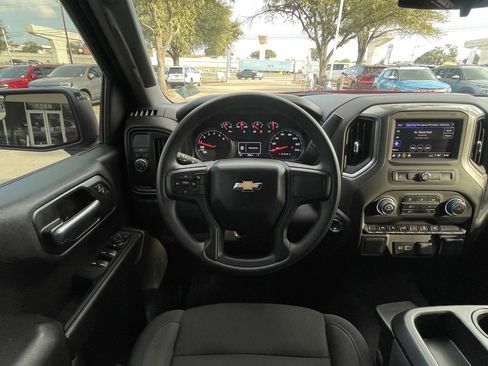 Certified 2025 Chevrolet Silverado 1500 Custom image 11