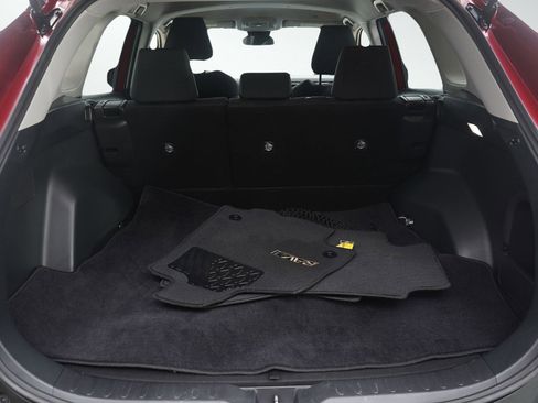 Used 2025 Toyota RAV4 LE image 9