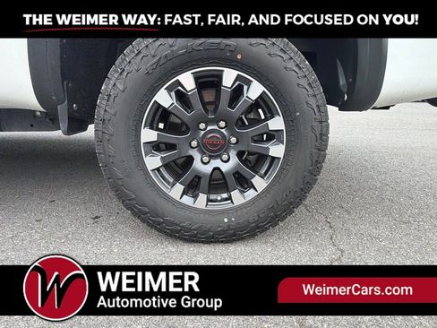 Used 2024 Nissan Titan PRO-4X w/ Pro-4x Convenience Package AWD/4WD image 7