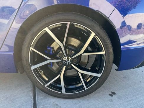 Used 2022 Volkswagen Golf R image 7
