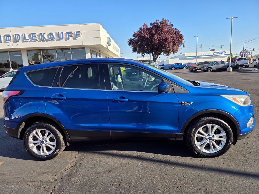 Used 2017 Ford Escape SE AWD/4WD image 2