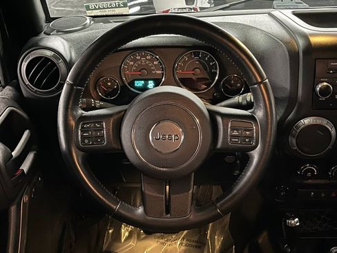 Used 2015 Jeep Wrangler Unlimited Sport w/ Quick Order Package 24S AWD/4WD image 7