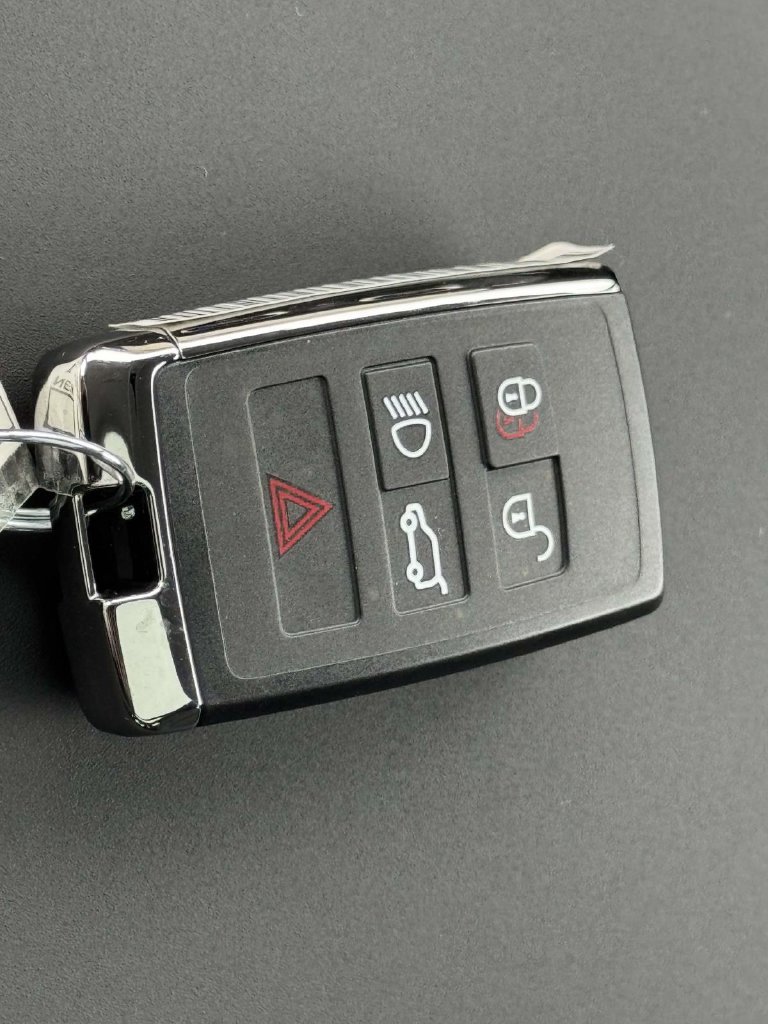 New 2026 Land Rover Defender 110 S AWD/4WD image 30