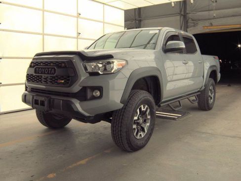 Used 2019 Toyota Tacoma TRD Off-Road image 1