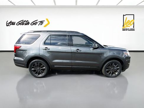Used 2018 Ford Explorer XLT w/ Equipment Group 202A image 4