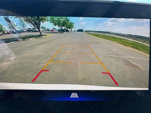 Used 2025 Chevrolet Trax LT image 22