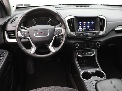 Used 2024 GMC Terrain SLE image 12