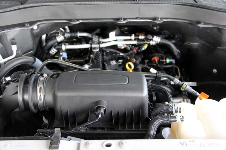 Used 2024 Ford Explorer XLT w/ Equipment Group 202A AWD/4WD image 3