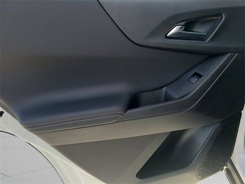 New 2026 Chevrolet Equinox LT image 17