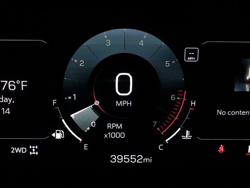 Used 2025 GMC Yukon XL Denali AWD/4WD image 31