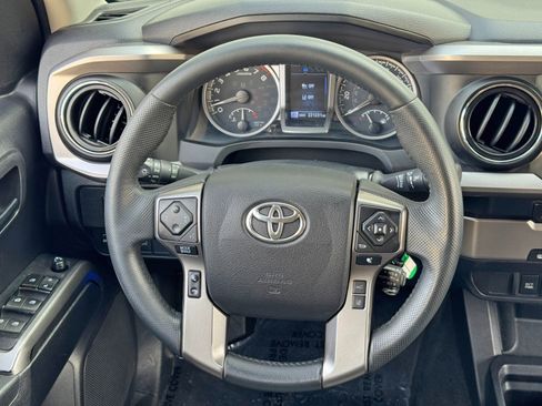 Used 2021 Toyota Tacoma SR5 RWD image 18