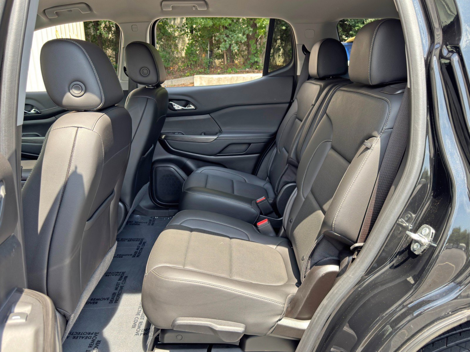 Used 2023 GMC Acadia SLT FWD image 35