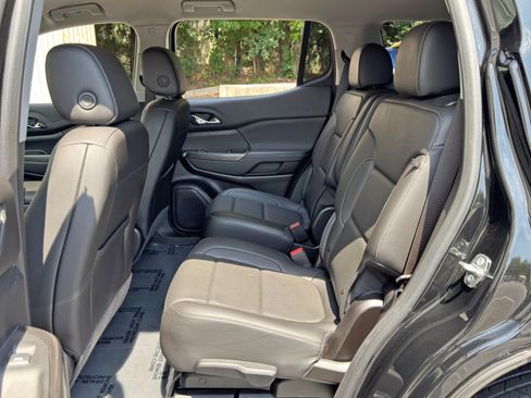 Used 2023 GMC Acadia SLT FWD image 35