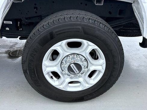 Used 2025 Ford F250 4x4 Crew Cab Super Duty image 23