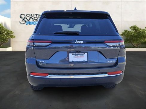 Used 2025 Jeep Grand Cherokee Laredo X image 4