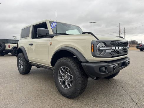 New 2025 Ford Bronco Badlands image 8