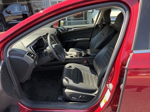 Used 2014 Ford Fusion SE w/ Equipment Group 202A image 6