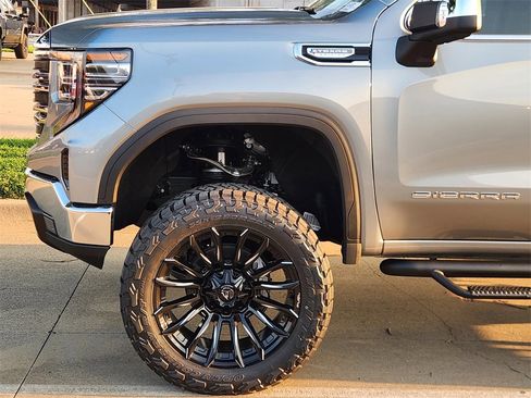 New 2026 GMC Sierra 1500 SLT image 7