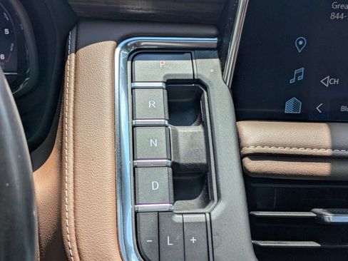 Used 2022 Chevrolet Tahoe High Country AWD/4WD image 25