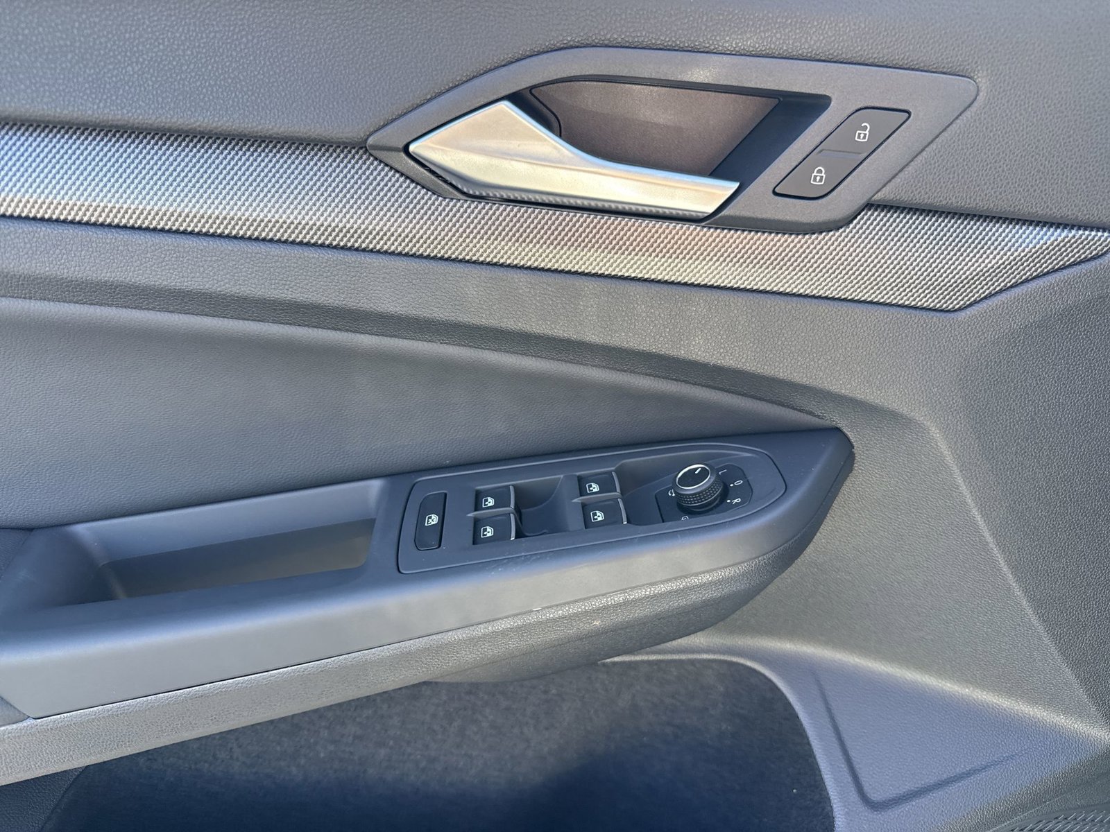 New 2026 Volkswagen GTI SE FWD image 15