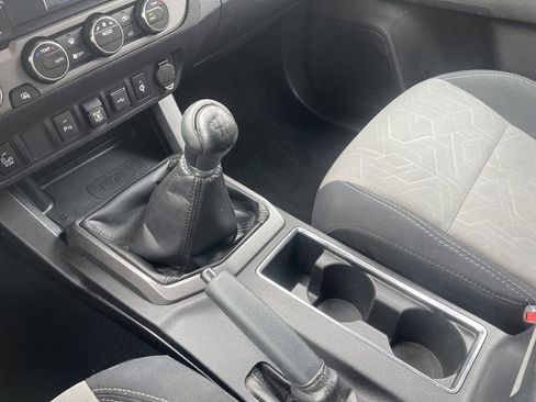 Certified 2021 Toyota Tacoma TRD Off-Road w/ Technology Package image 20