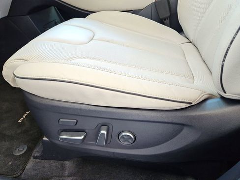 Used 2024 Hyundai Palisade Limited AWD/4WD image 26