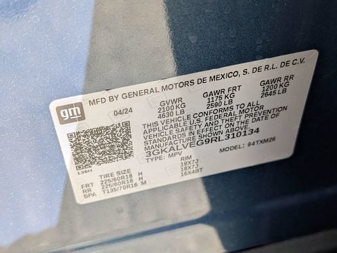Used 2024 GMC Terrain SLT w/ LPO, Floor Liner Package AWD/4WD image 32