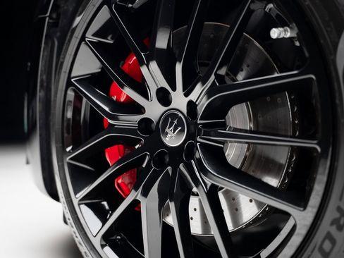 Used 2021 Maserati Ghibli Trofeo image 23