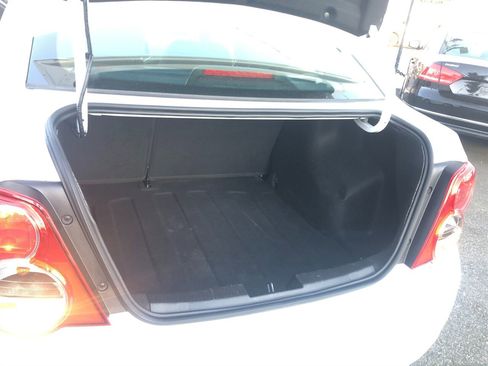 Used 2014 Chevrolet Sonic LT image 8